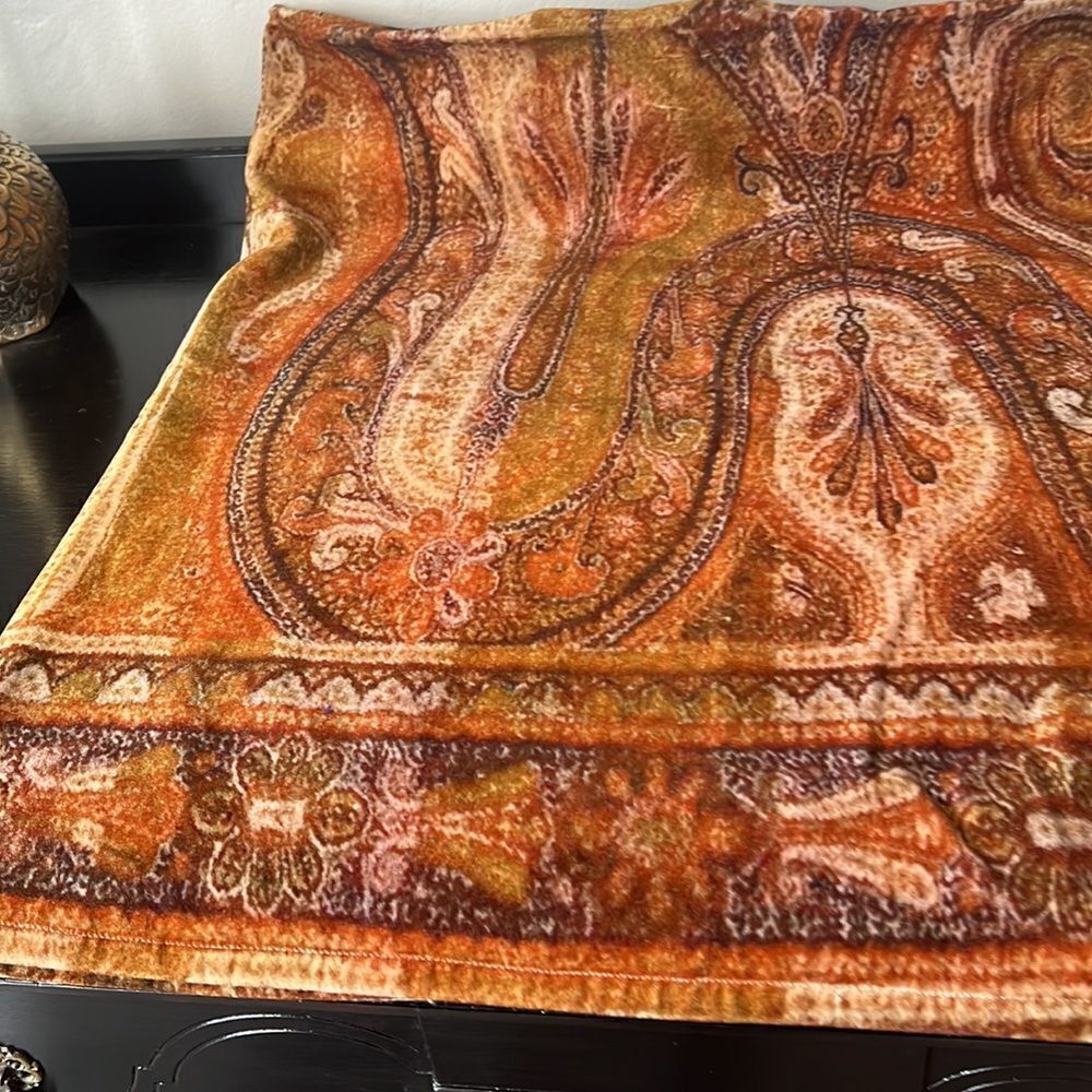 Pottery Barn Digital Print Table Runner - Picture 3 of 6